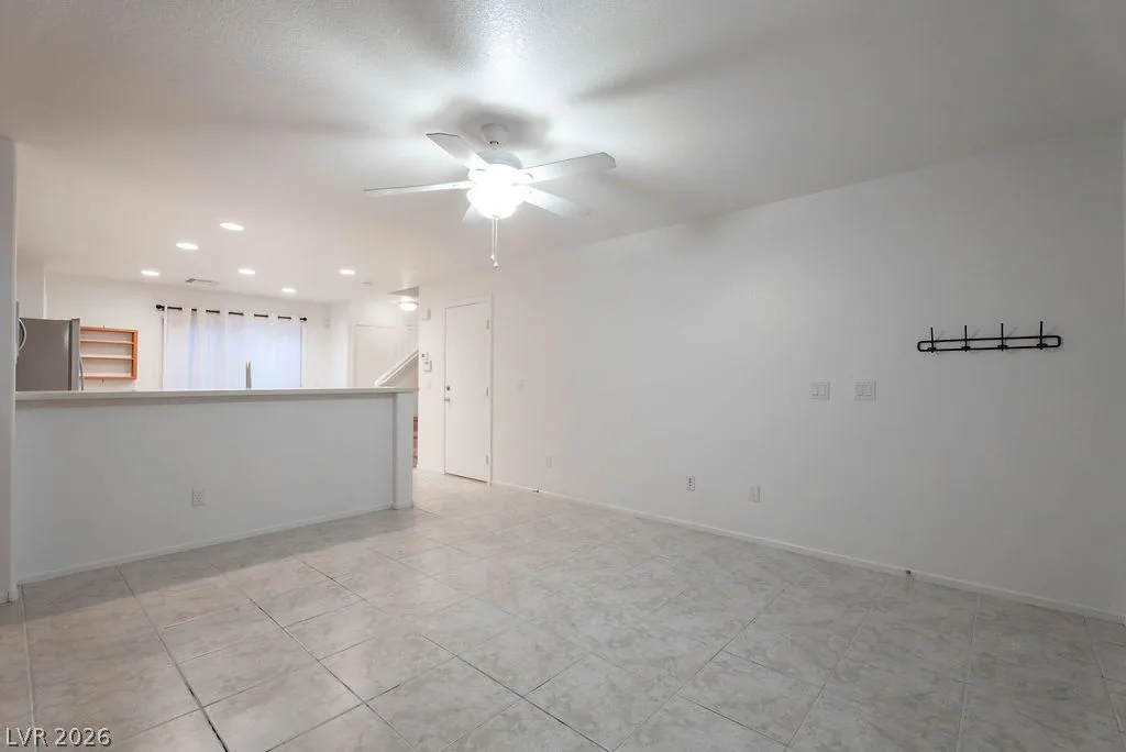 10380 Commanche Moon Avenue — photo 3