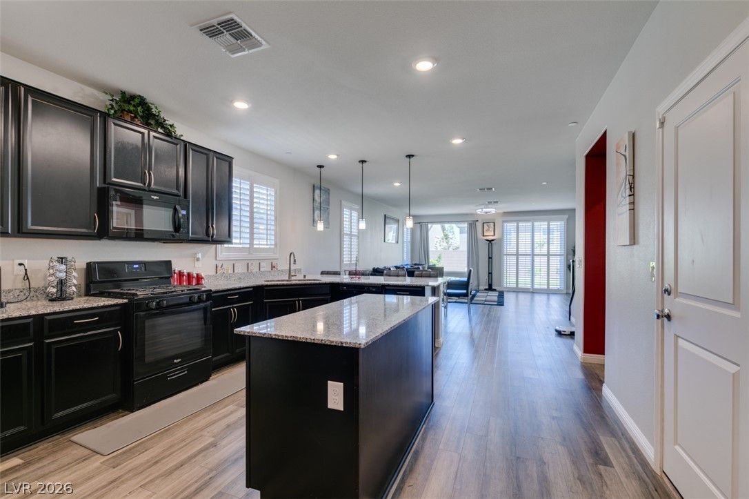 3496 Calentina Avenue — photo 4