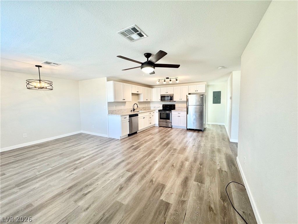 2081 South Dandelion Street 4 — photo 2