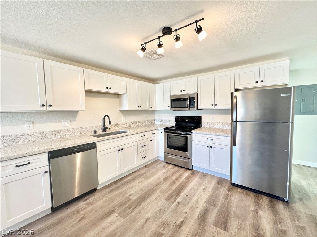 2081 South Dandelion Street 4 — photo 4