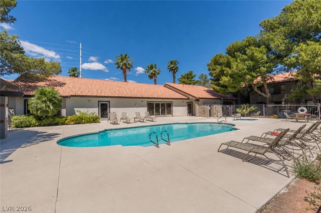 2606 South Durango Drive 246 — photo 4 of 24