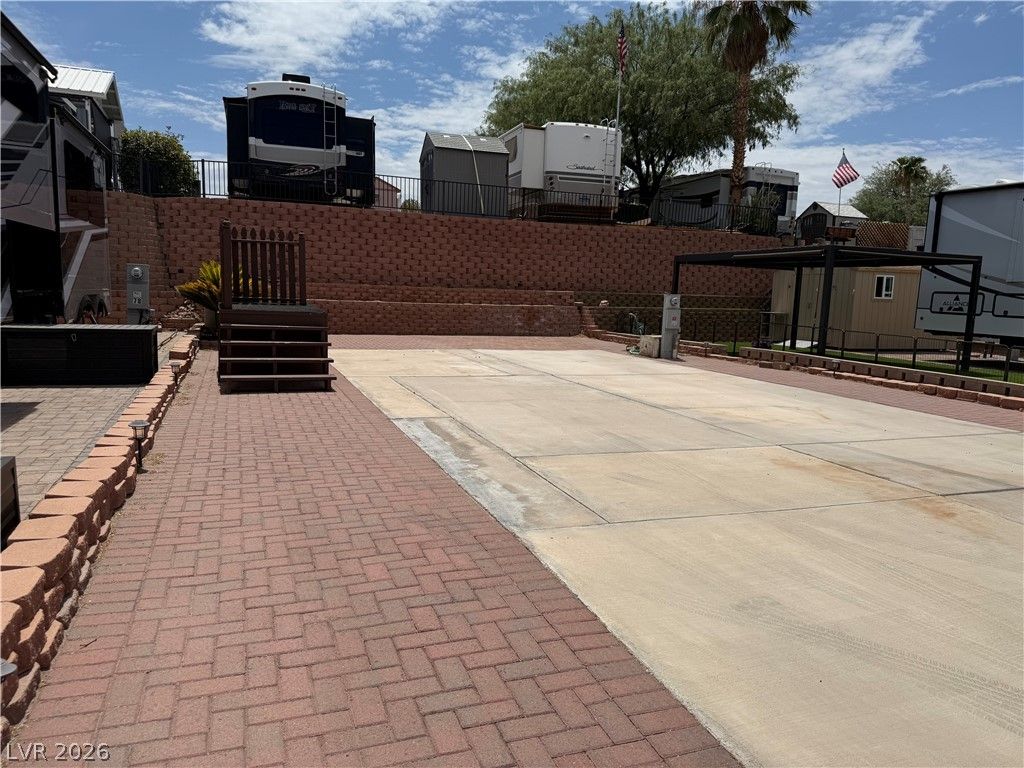 812 Pelican Way — photo 2 of 15