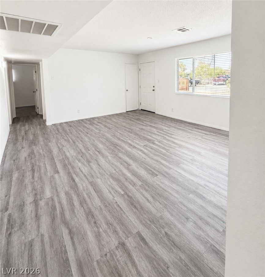 2716 Spear Street — photo 3 of 11
