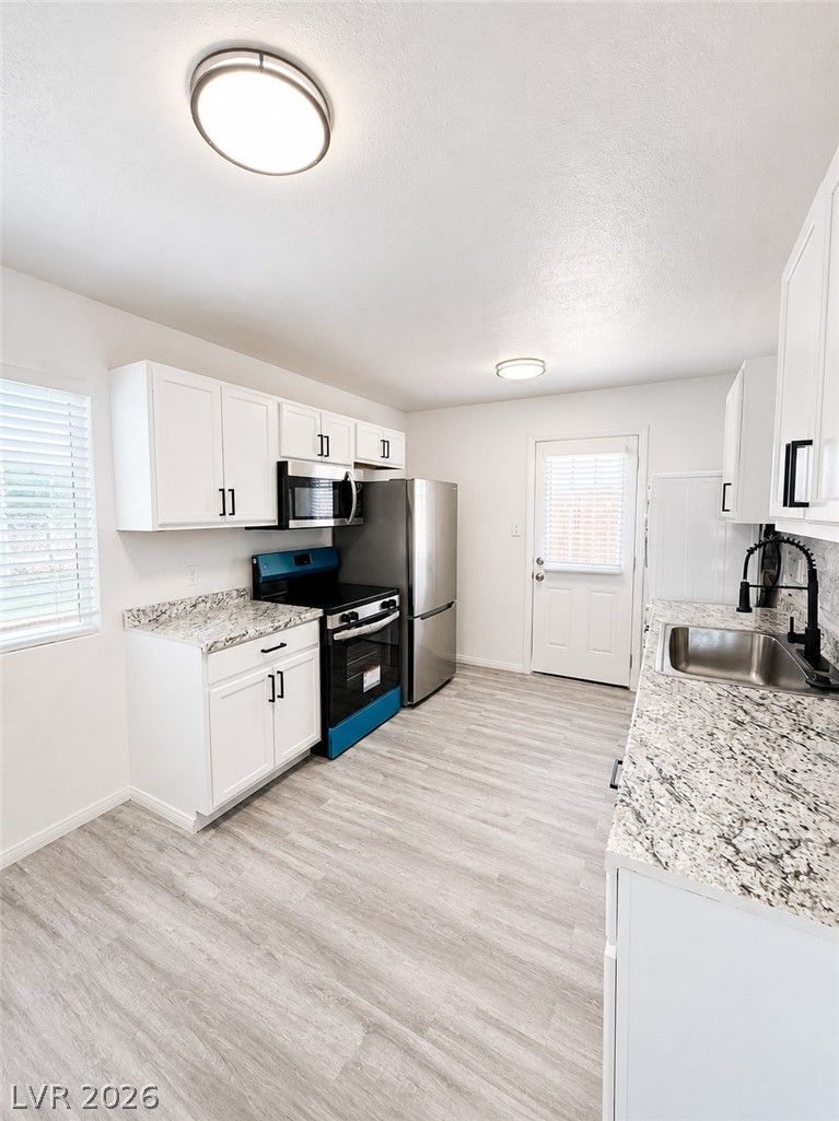 2716 Spear Street — photo 4 of 11