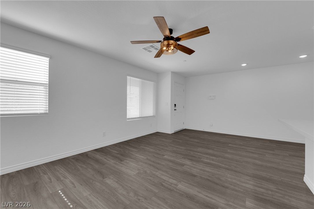 6198 Foxes Dale Street — photo 5 of 34