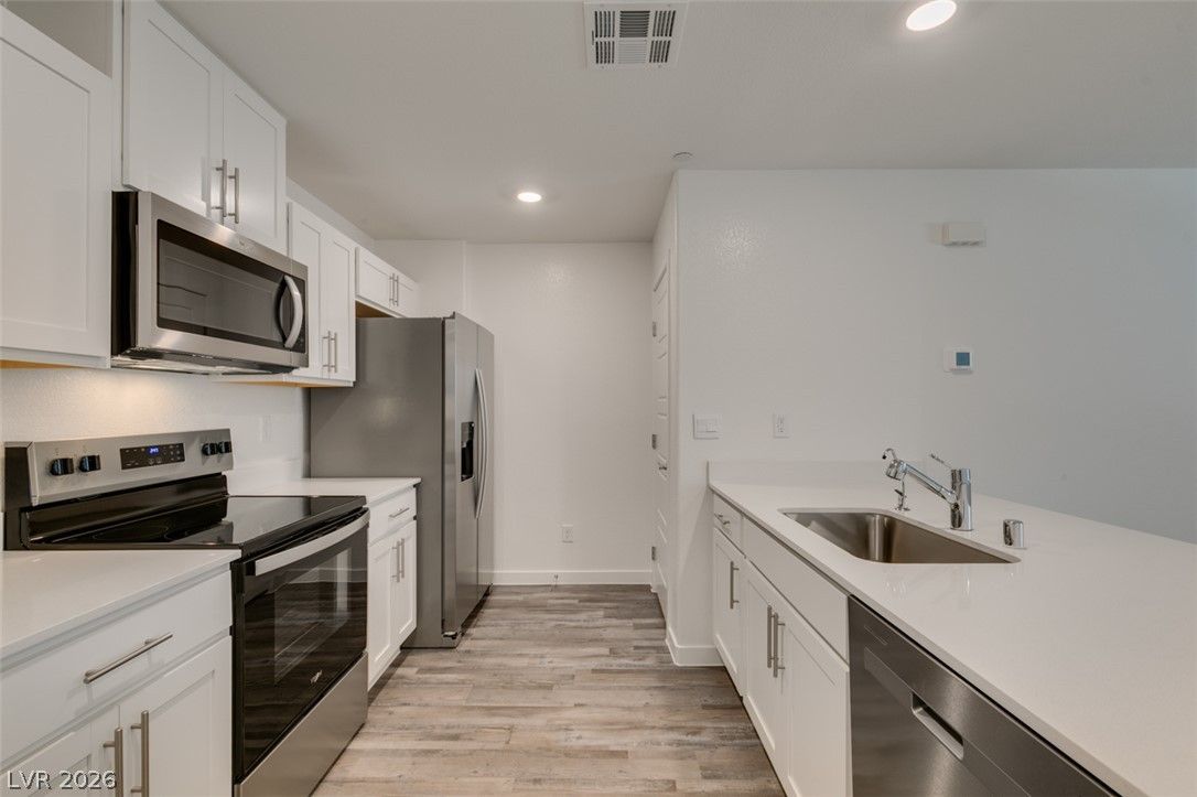 9849 Hidden Pass Avenue — photo 1