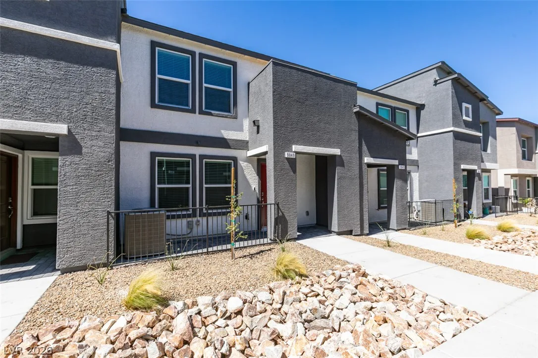 9849 Hidden Pass Avenue — photo 4
