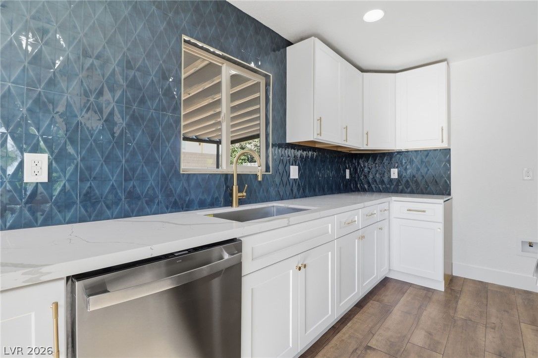 4629 Drake Circle — photo 5 of 19