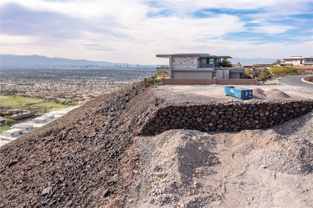 539 Cityview Ridge Drive — photo 2 of 4