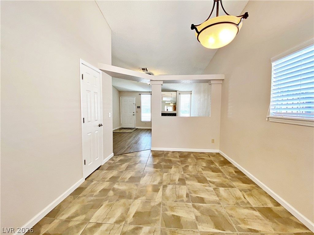 704 Callahan Point Drive — photo 4 of 18