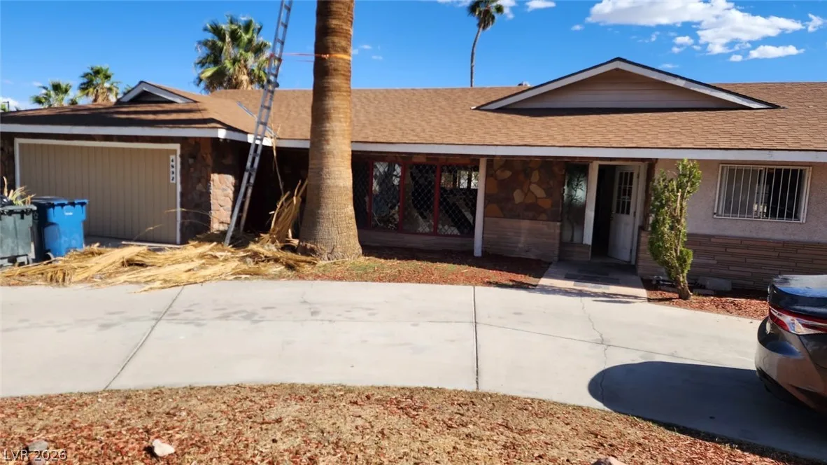 4897 Sawyer Avenue — photo 5