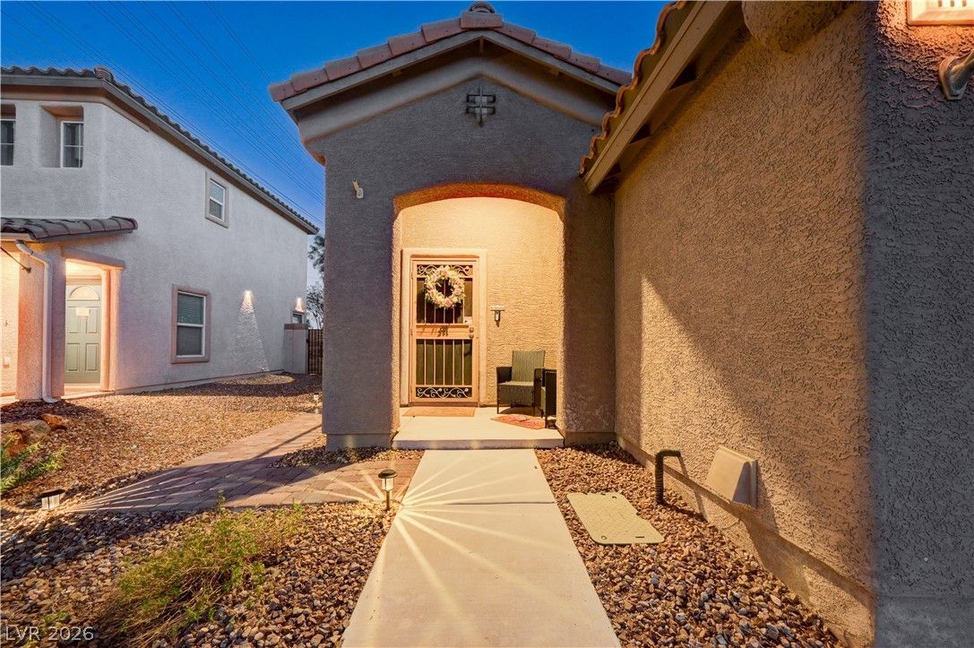 11145 Sandrone Avenue — photo 4 of 54