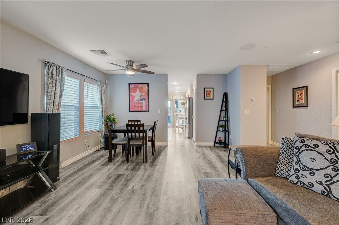 11145 Sandrone Avenue — photo 5 of 54