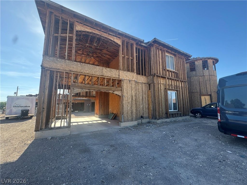 622 North Parawan Street — photo 4 of 40