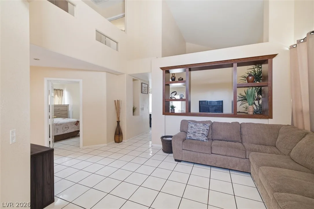 5529 Heisman Drive — photo 4