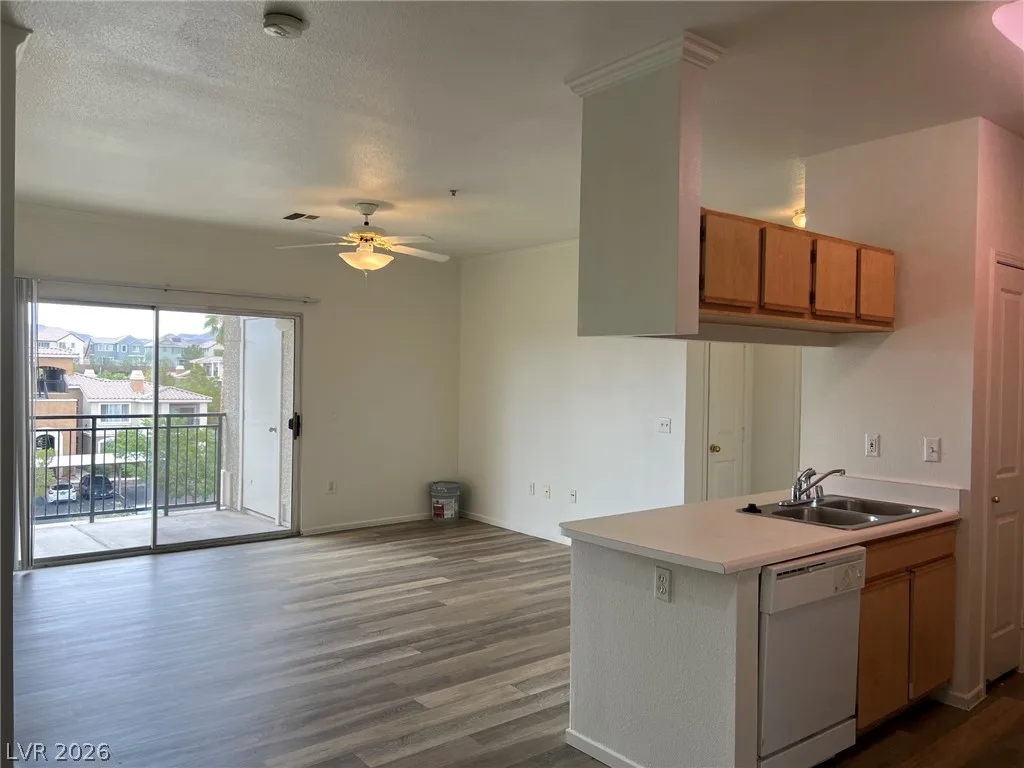 2900 Sunridge Heights Parkway 935 — photo 4
