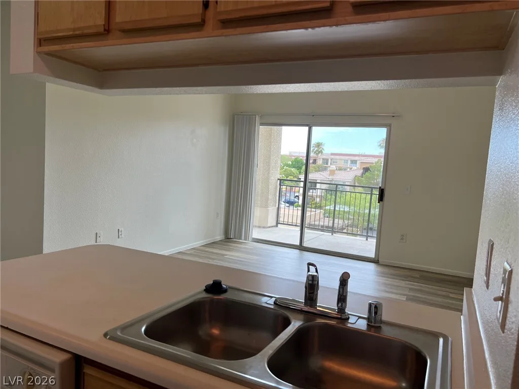 2900 Sunridge Heights Parkway 935 — photo 5