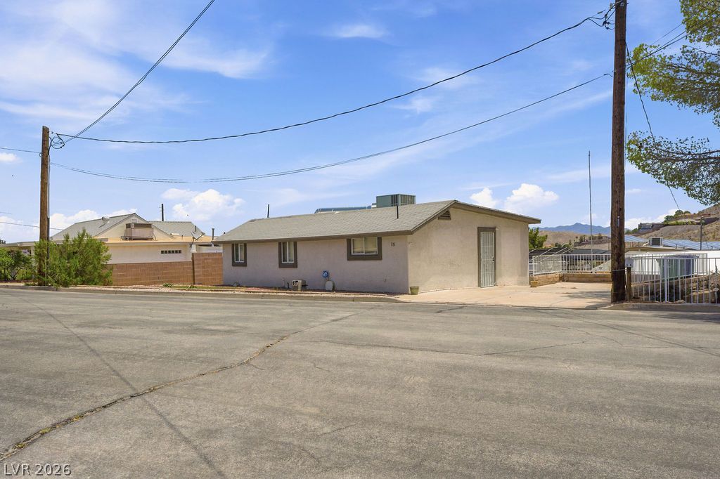 15 Valley View Lane — photo 2 of 57