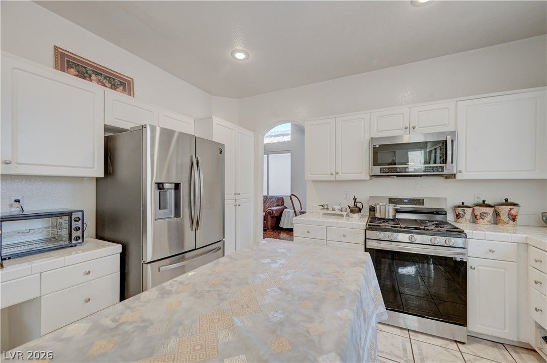 1069 Coral Desert Drive — photo 4 of 12