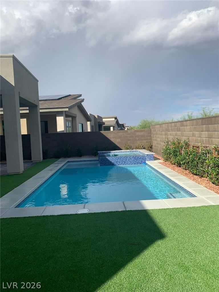 5024 Terramont Drive — photo 1