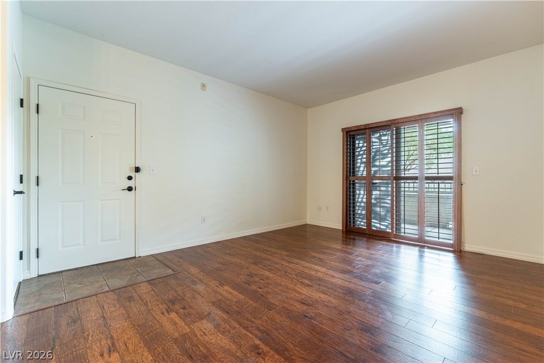 8250 North Grand Canyon Drive 1027 — photo 3 of 11