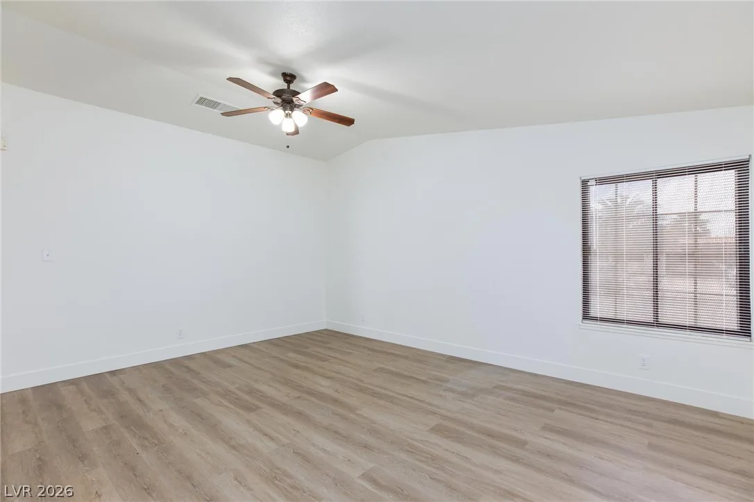 3946 Clear View Drive — photo 2