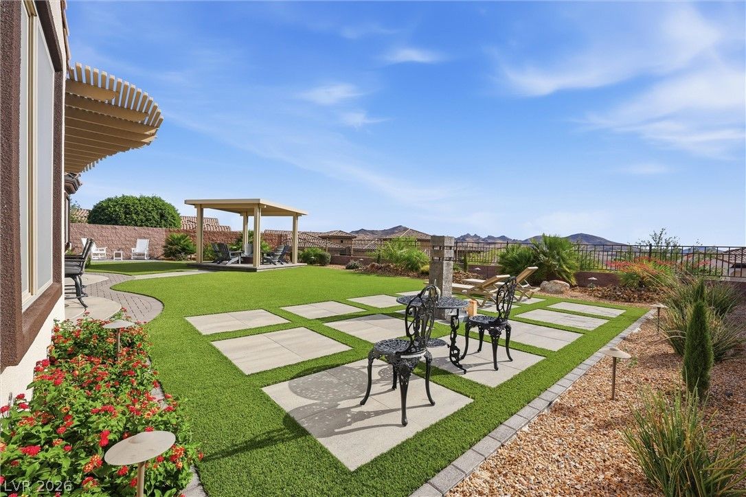 2913 Grande Arch Street — photo 1