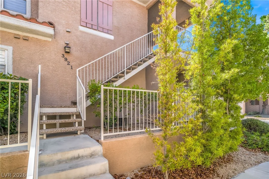 251 South Green Valley Parkway 3921 — photo 3