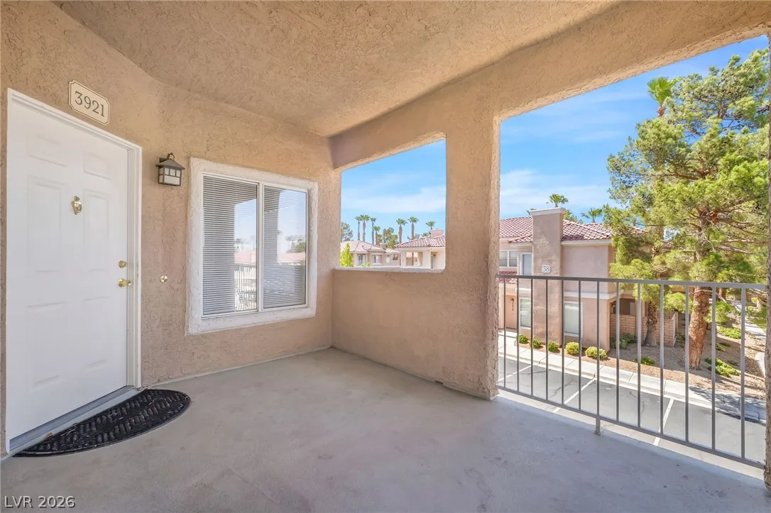 251 South Green Valley Parkway 3921 — photo 5
