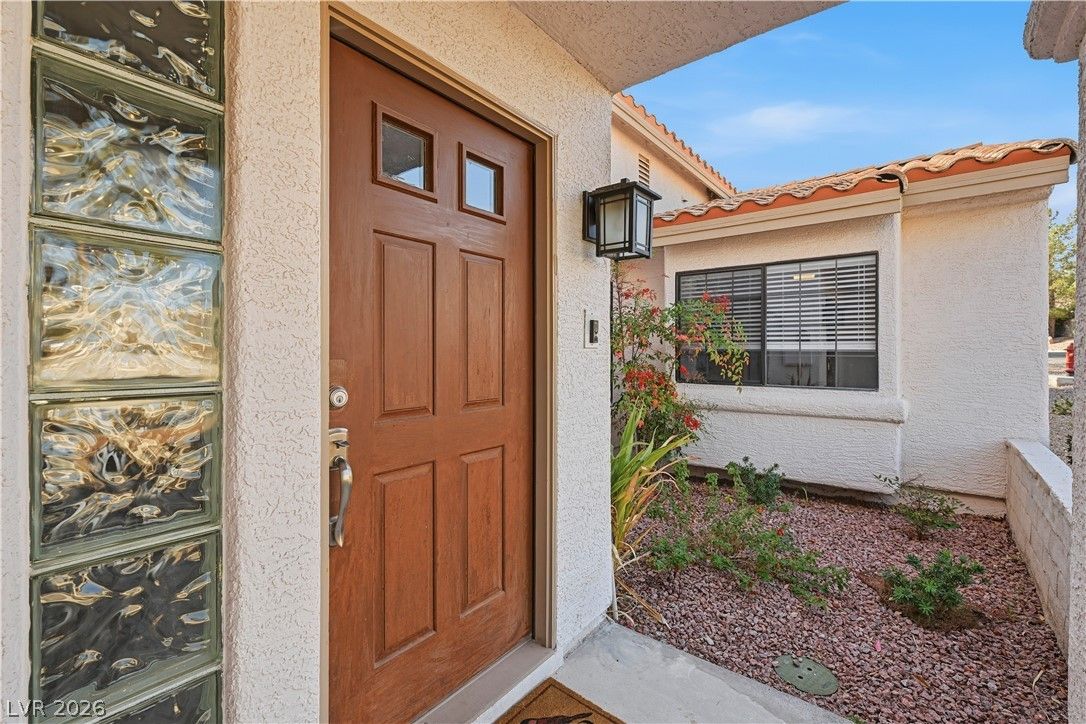 250 Garfield Drive — photo 4