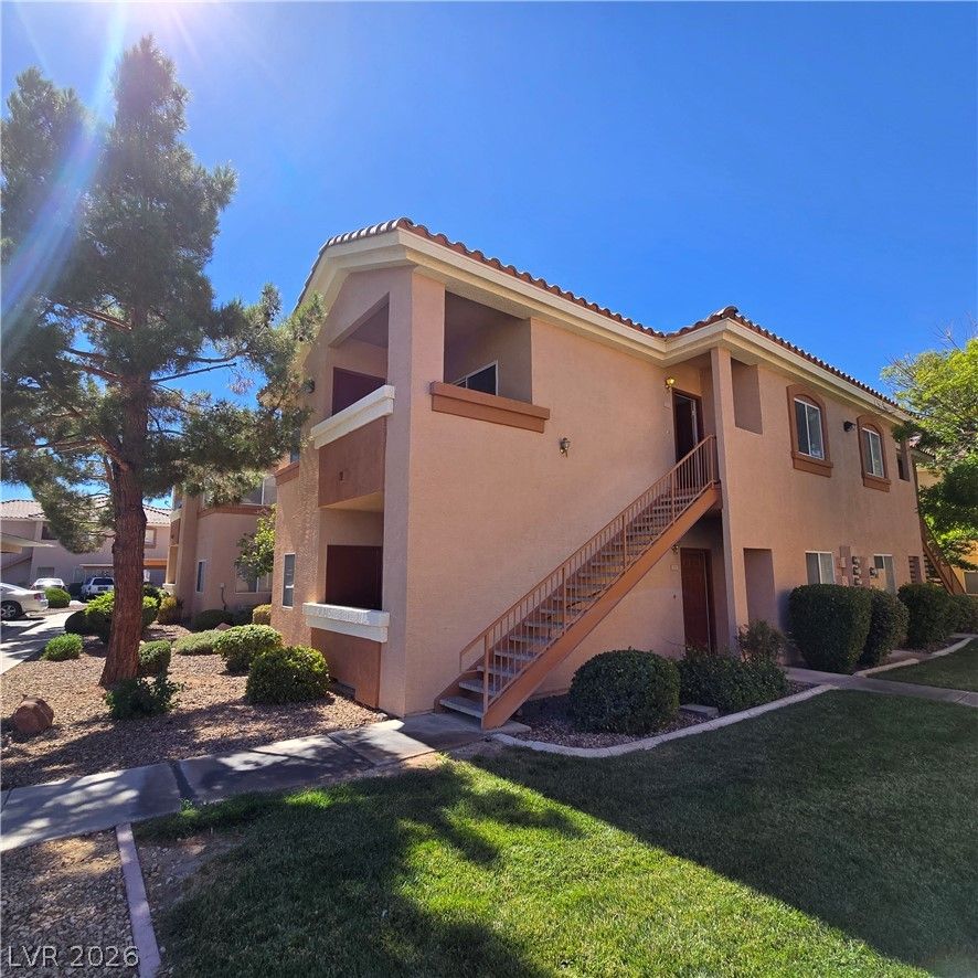 1050 East Cactus Avenue 2058 — photo 1 of 29