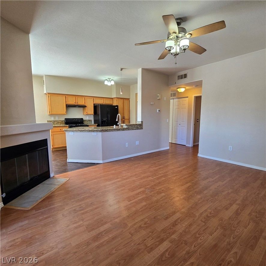 1050 East Cactus Avenue 2058 — photo 4 of 29