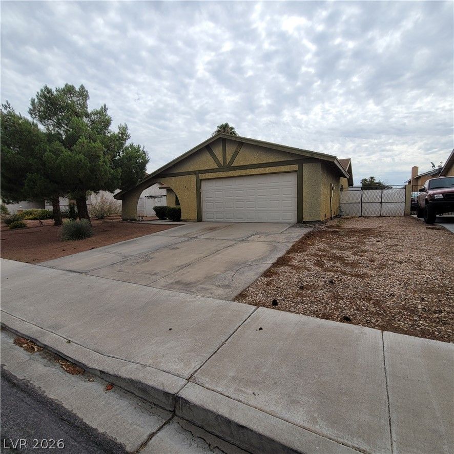 1841 Runningbear Drive — photo 2 of 14