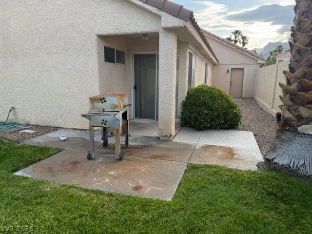 2328 Babcock Drive — photo 3 of 7