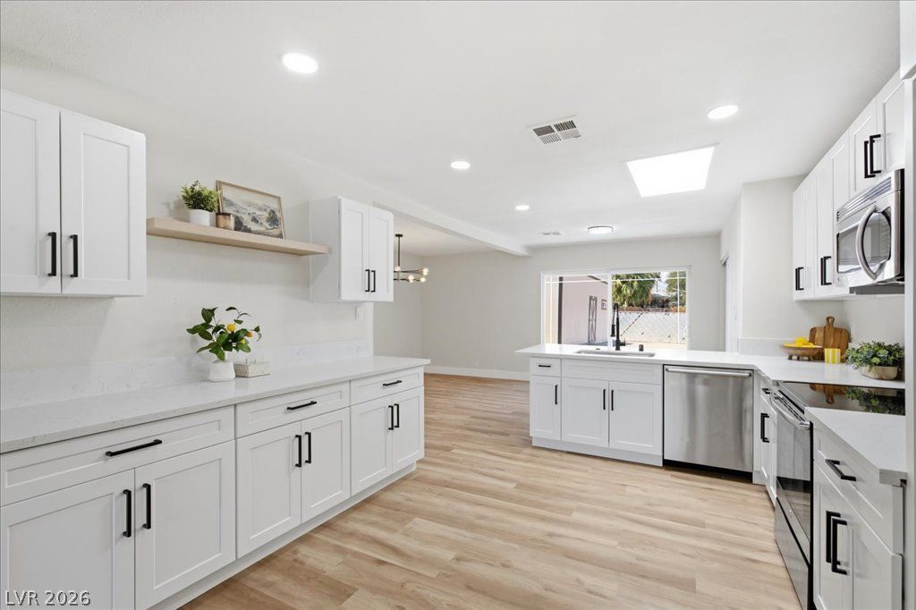 1705 Cedar Avenue — photo 2 of 30