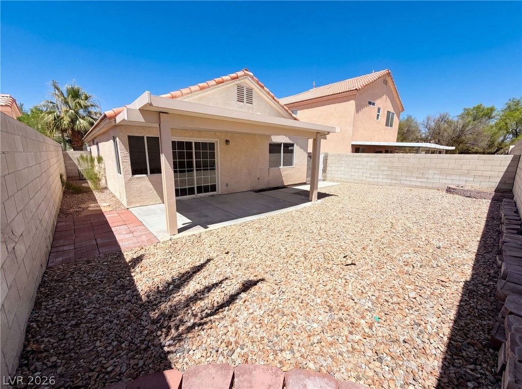 9121 Indian Breeze Drive — photo 5 of 32
