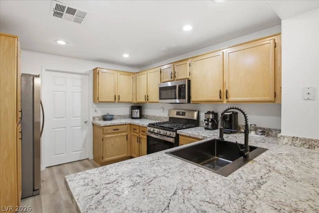 10231 Deerfield Beach Avenue 102 — photo 5 of 15