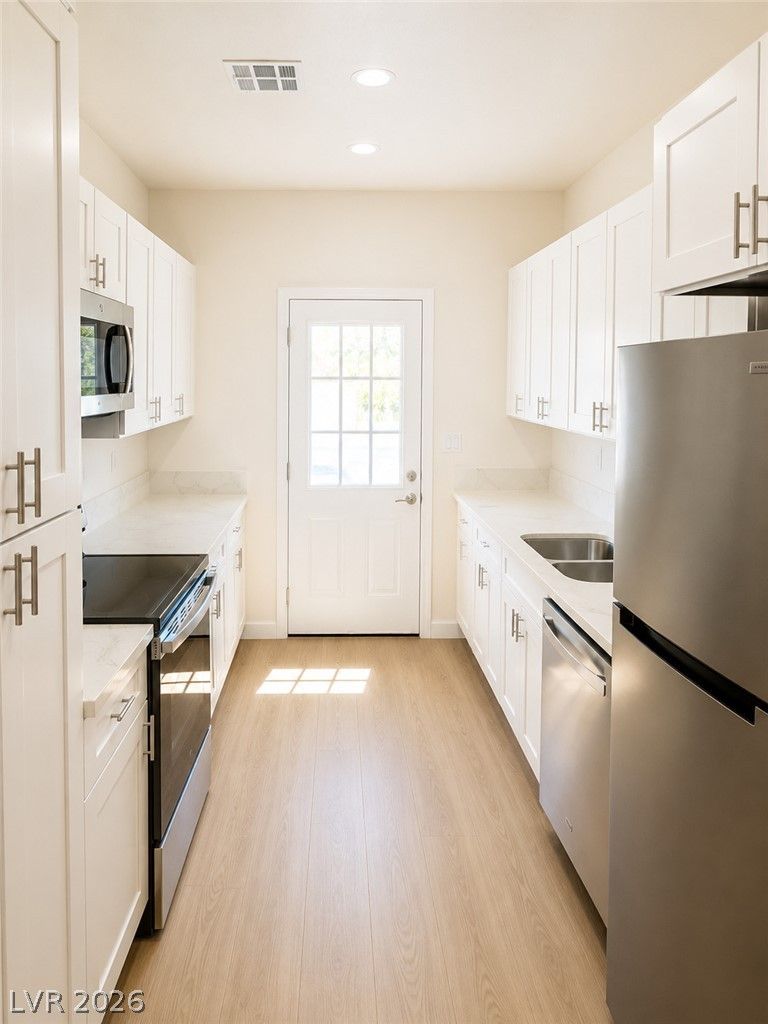 1701 Sycamore Avenue A — photo 3