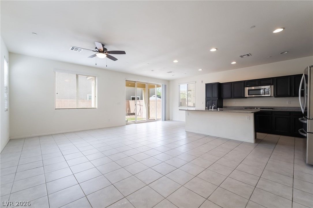 155 West Volti Subito Way — photo 4 of 24