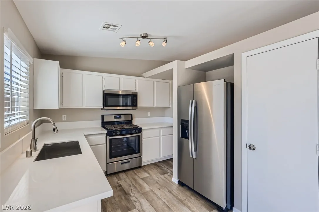 3105 Meadow Flower Avenue — photo 5