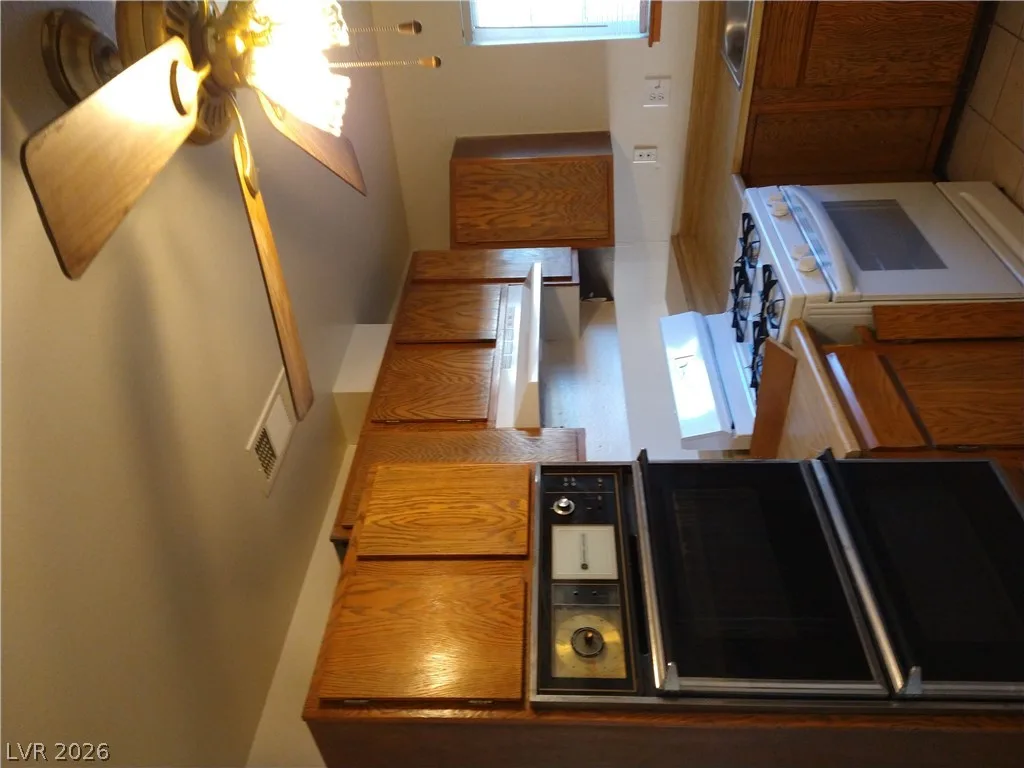 212 Bradshaw Way — photo 3