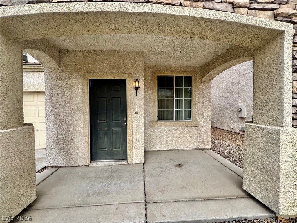1324 Sun Village Avenue — photo 2
