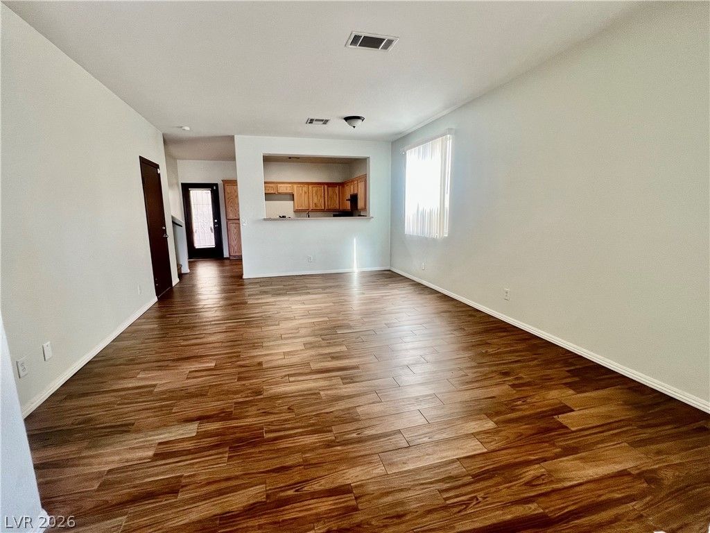 1324 Sun Village Avenue — photo 3