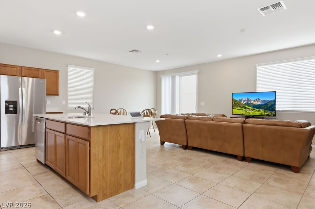 6812 Vacarez Drive — photo 3