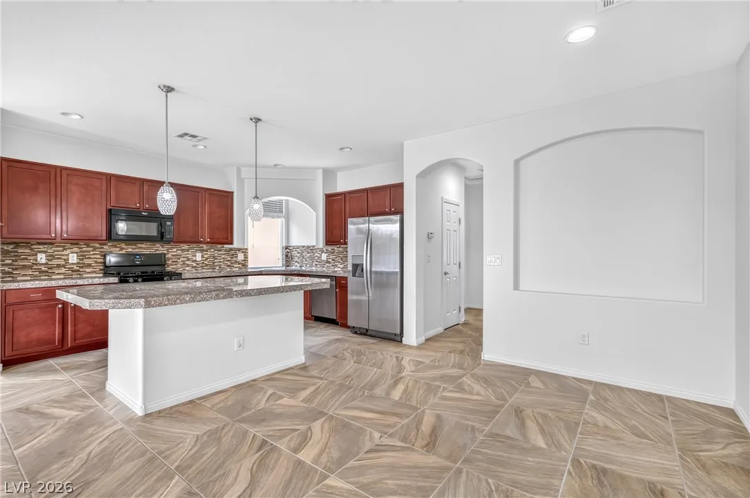 5226 Tartan Hill Avenue — photo 3