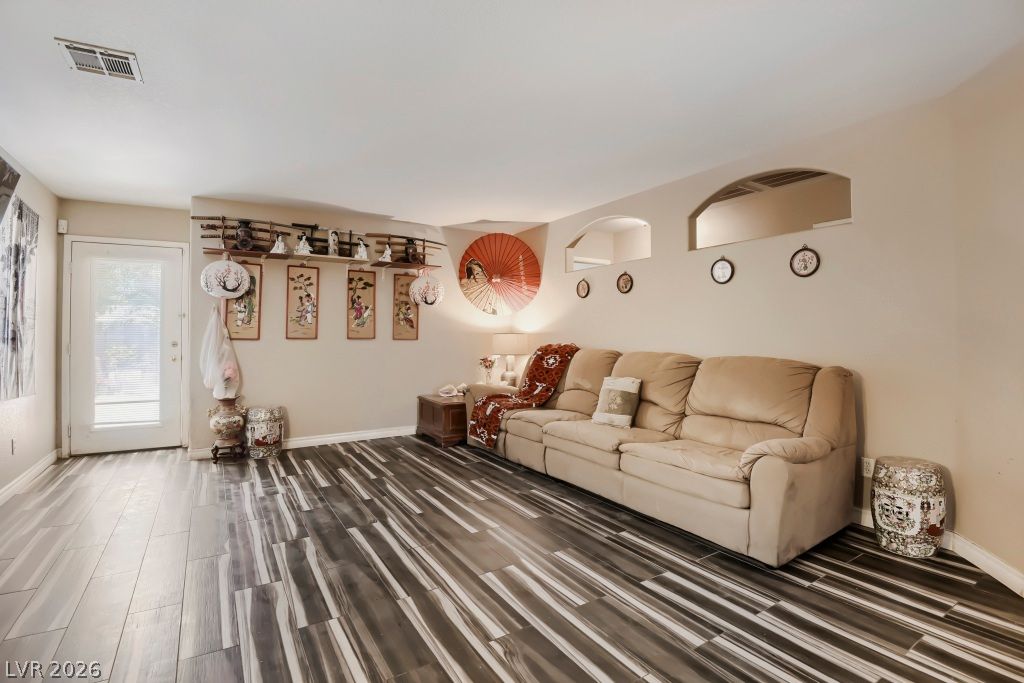 6431 Shining Sand Avenue — photo 3 of 17
