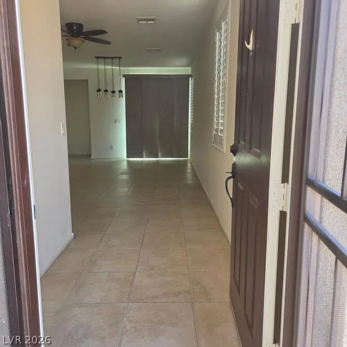 8852 West Quarterhorse Lane — photo 4 of 21
