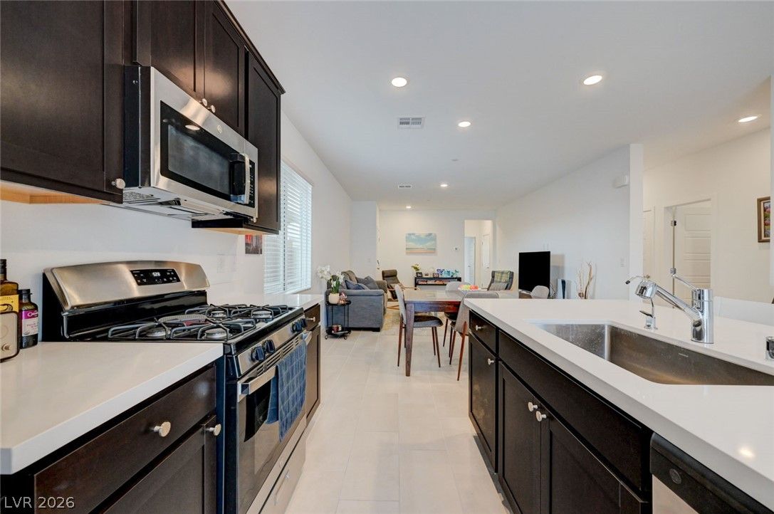 107 Cameron Chase Avenue — photo 5