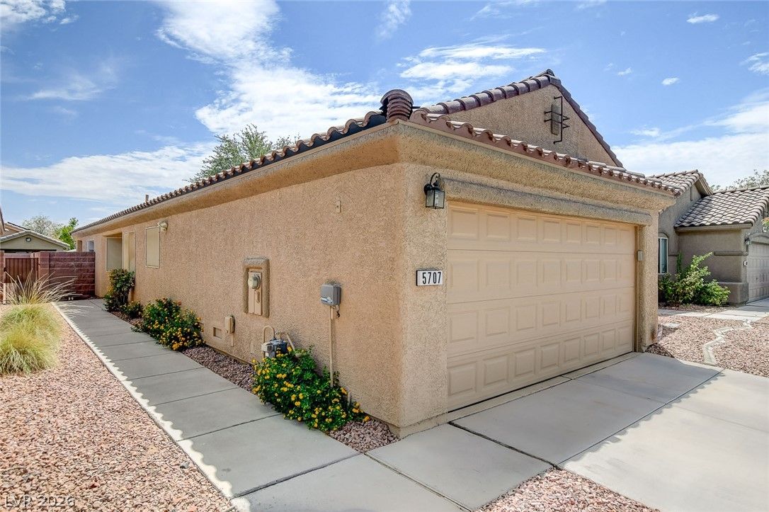 5707 Great Eagle Court — photo 4 of 64