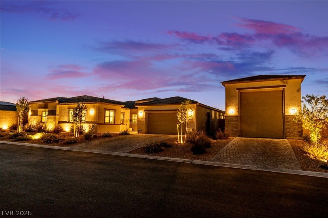 4660 Blushing Dawn Avenue — photo 2